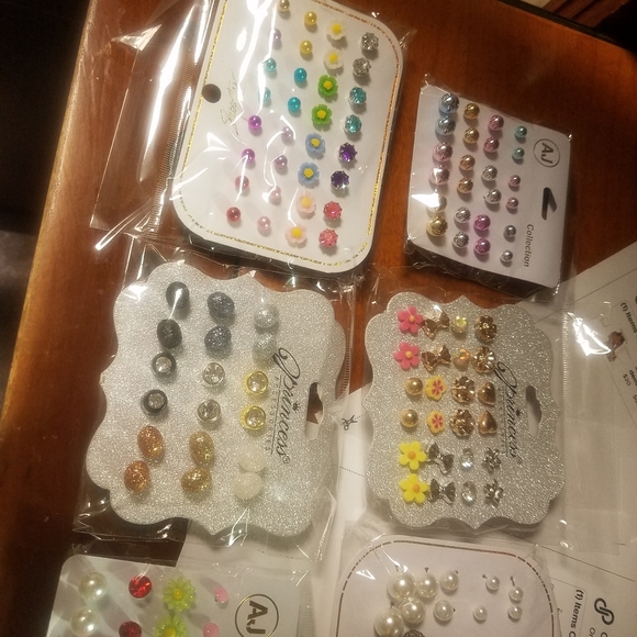 1 FREE PAIR OF FASHION EARRINGS WITH EVERY ORDER OVER $10 SALE! - Picture 5 of 7